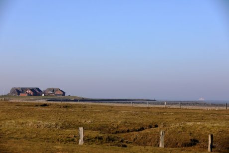 rechts W.D.R. Fähre nach Amrum