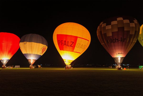 Ballonglühen Flugplatzfest Lachen-Speyerdorf 2025